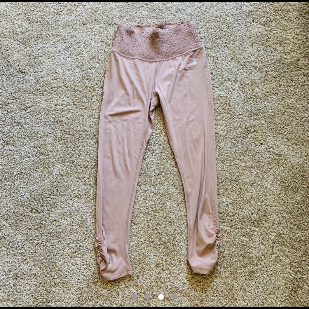 🦋 Free people pink yoga joggers FP movement
